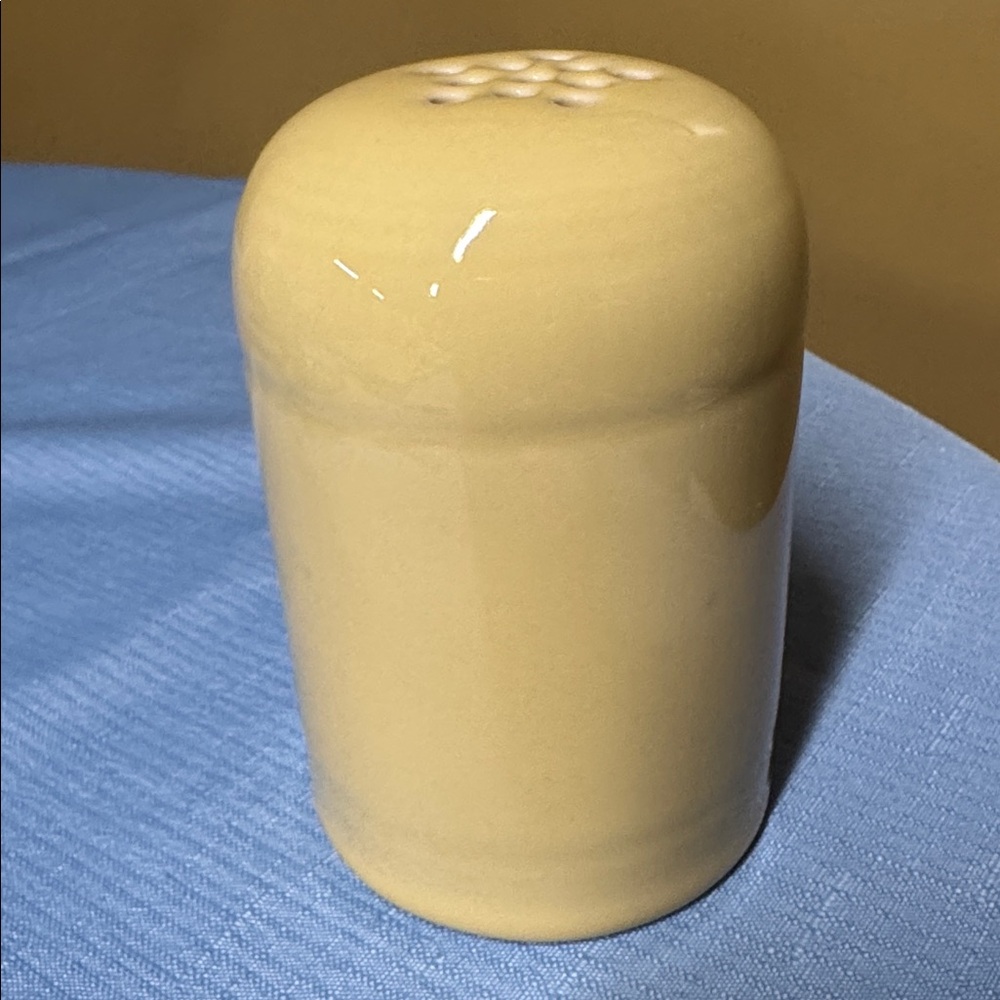 Fiesta cheese shaker ivory